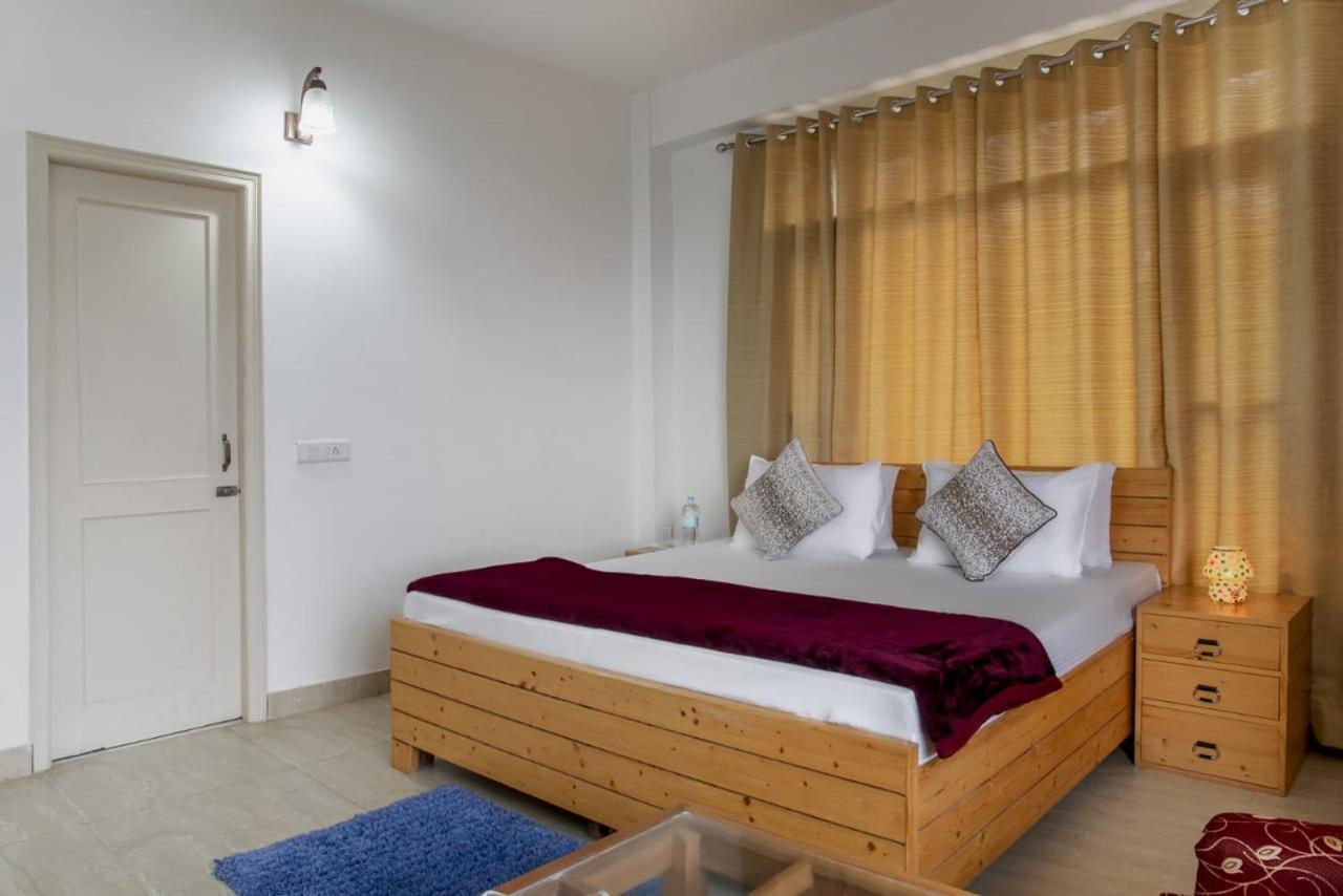 The Western Heights I Serviced Apartments I Pvt Balcony I Lift I Peacefull Area I Family Accomodation I Kasauli I By Exotic Stays Kültér fotó