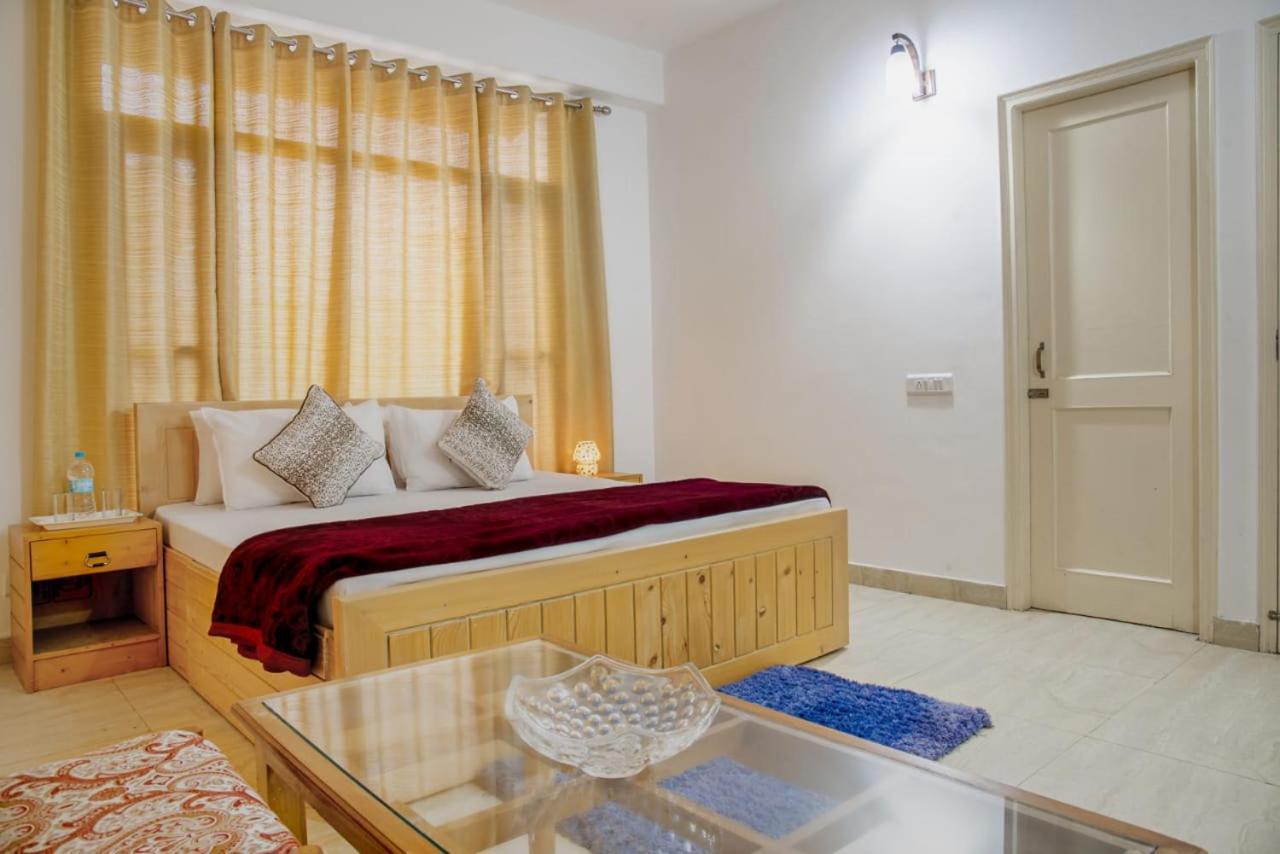 The Western Heights I Serviced Apartments I Pvt Balcony I Lift I Peacefull Area I Family Accomodation I Kasauli I By Exotic Stays Kültér fotó