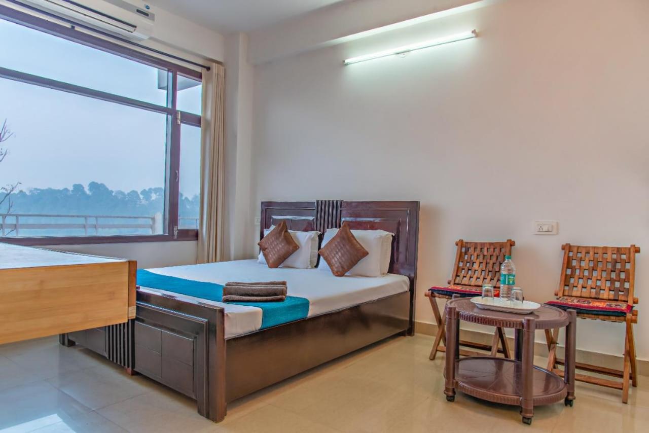 The Western Heights I Serviced Apartments I Pvt Balcony I Lift I Peacefull Area I Family Accomodation I Kasauli I By Exotic Stays Kültér fotó